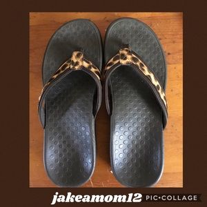 Vionic flip flops